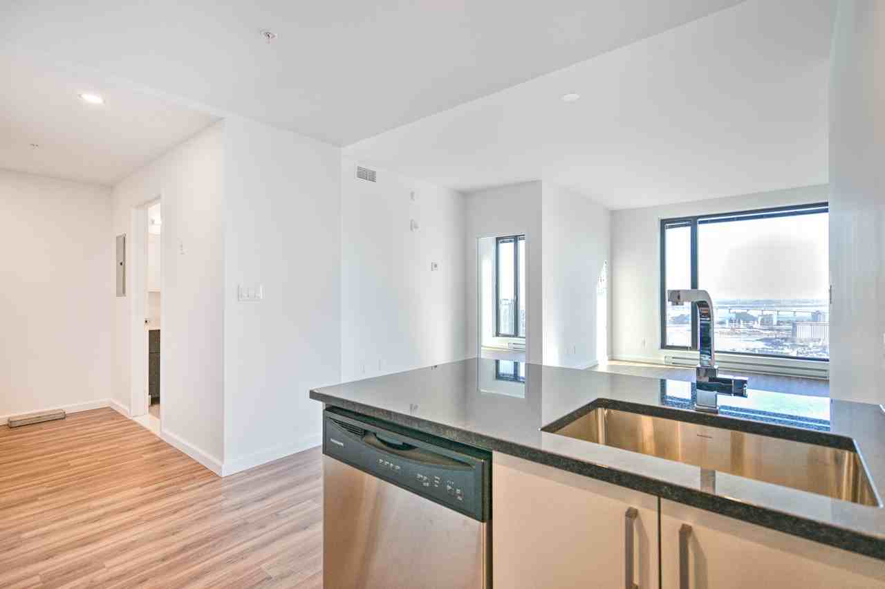 Allegra and V - Photo 5 of 25