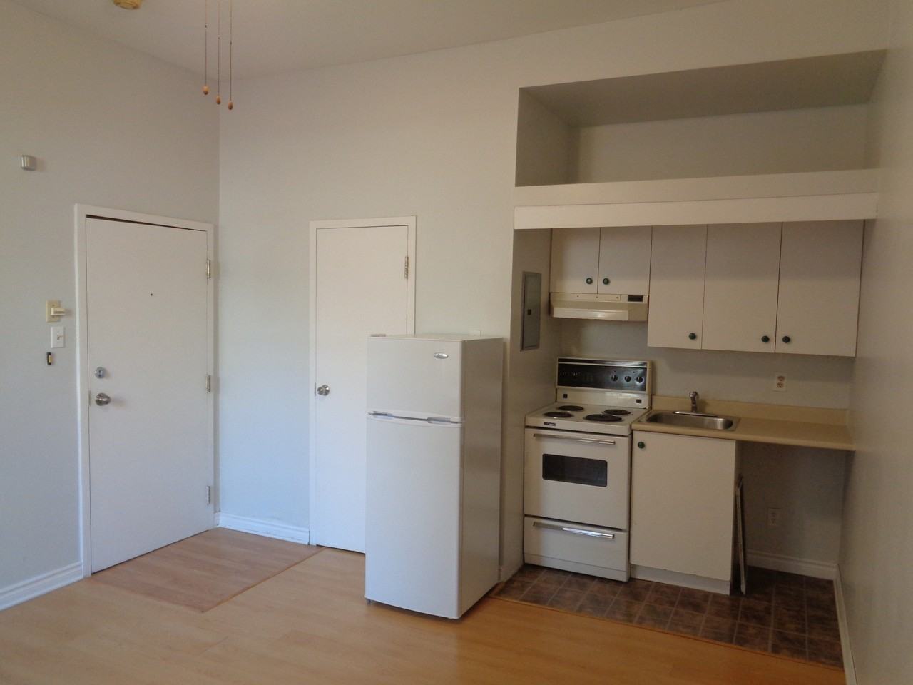 1445 Rue Saint-Marc #6 - Photo 2 of 10