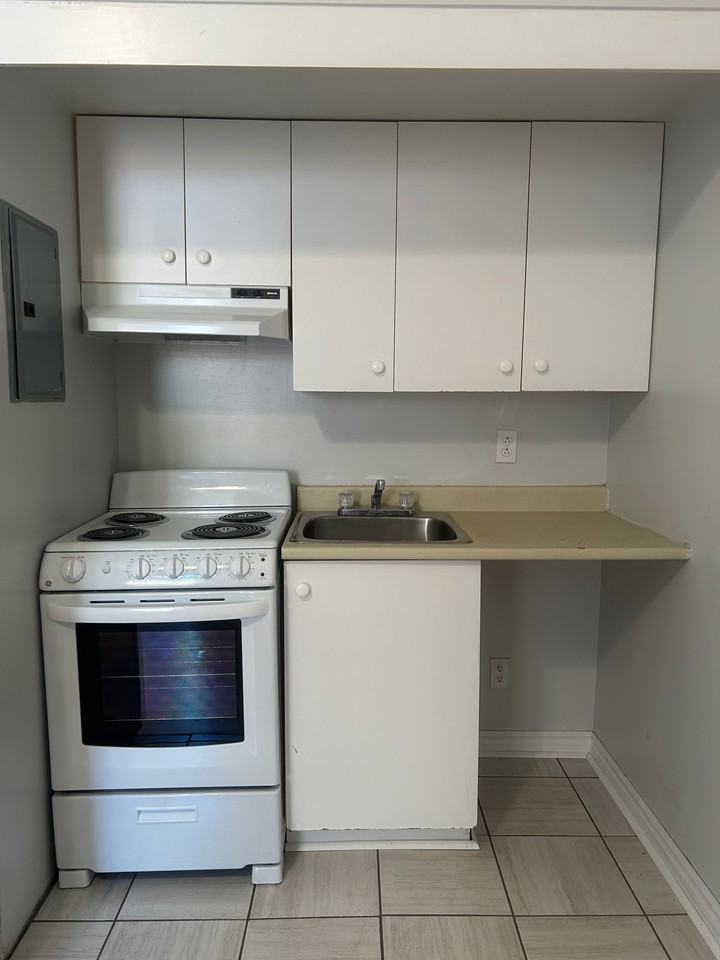 1445 Rue Saint-Marc #6 - Photo 7 of 10