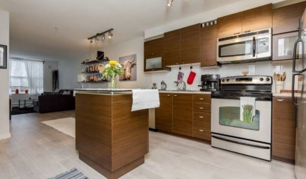 10707 139 Street - Photo 4 of 10