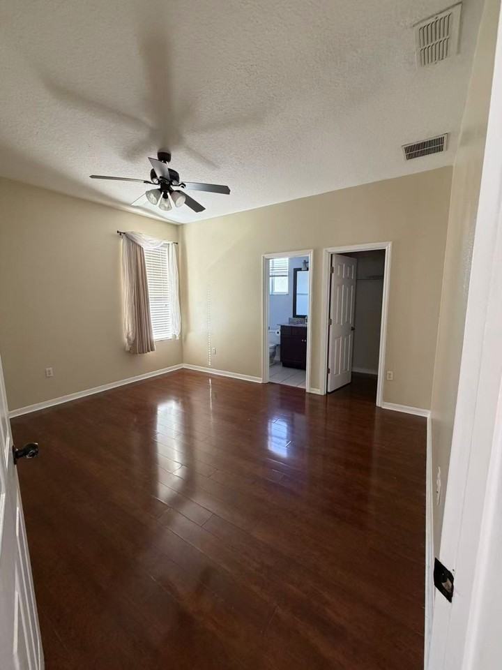 404 Bluff Pass Dr #1 - Photo 6 of 10