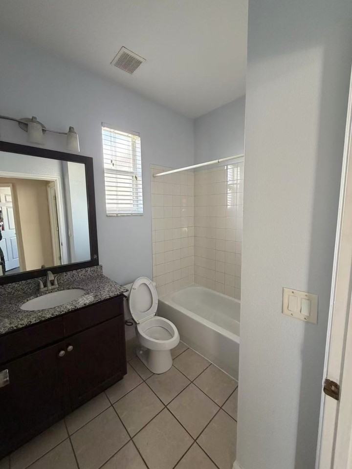 404 Bluff Pass Dr #1 - Photo 7 of 10