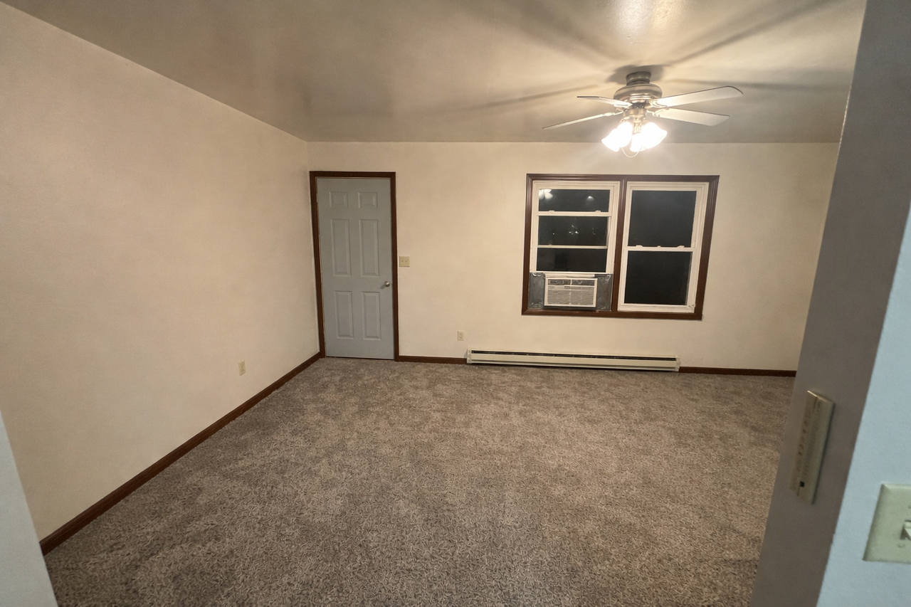 237 Rosalyn Street #1 - Photo 4 of 7