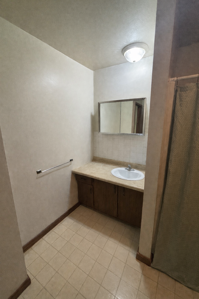 237 Rosalyn Street #1 - Photo 7 of 7