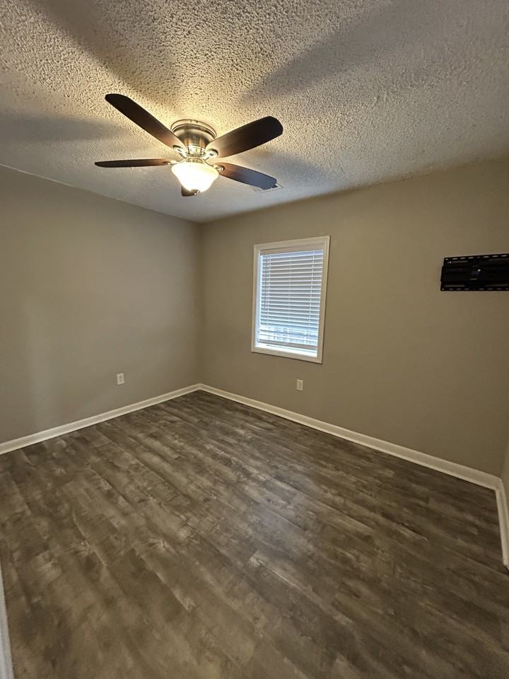 1107 Smith Street Southwest #NA - Photo 5 of 13