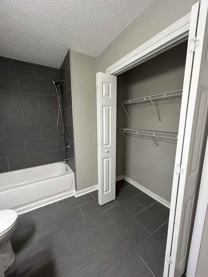 1107 Smith Street Southwest #NA - Photo 7 of 13