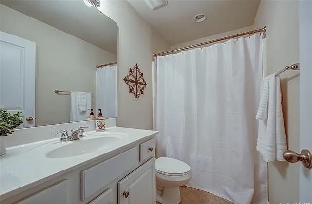 217 Spring Gardens Dr #NA - Photo 4 of 8