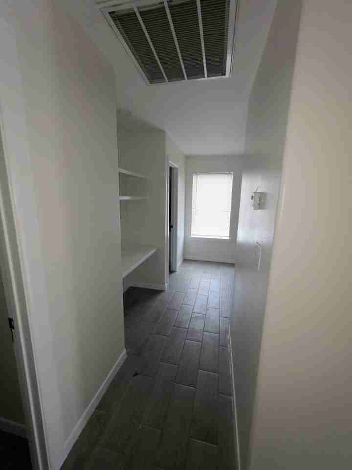 420 West Chavez Street #4 - Photo 4 of 9