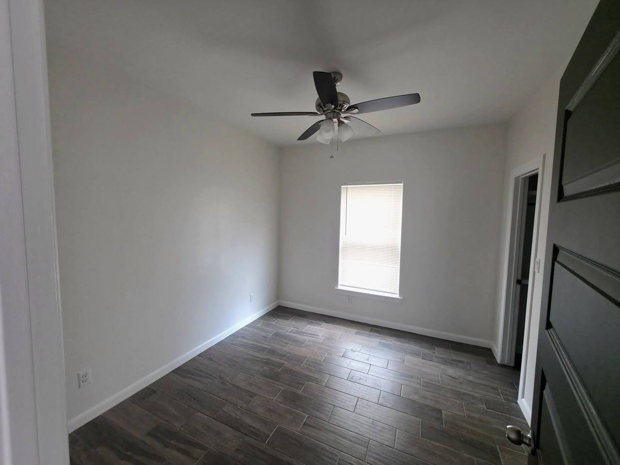 420 West Chavez Street #4 - Photo 5 of 9