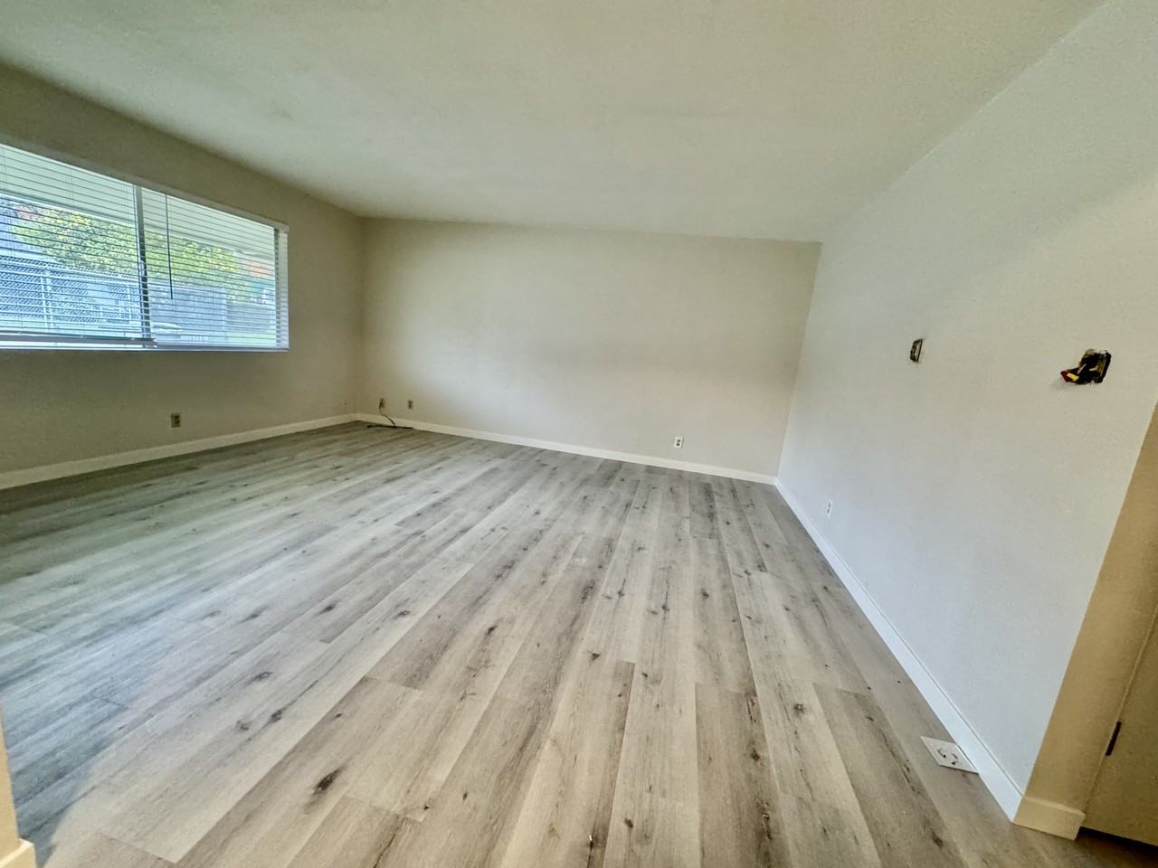 1047 Rodeo Way #22 - Photo 4 of 12