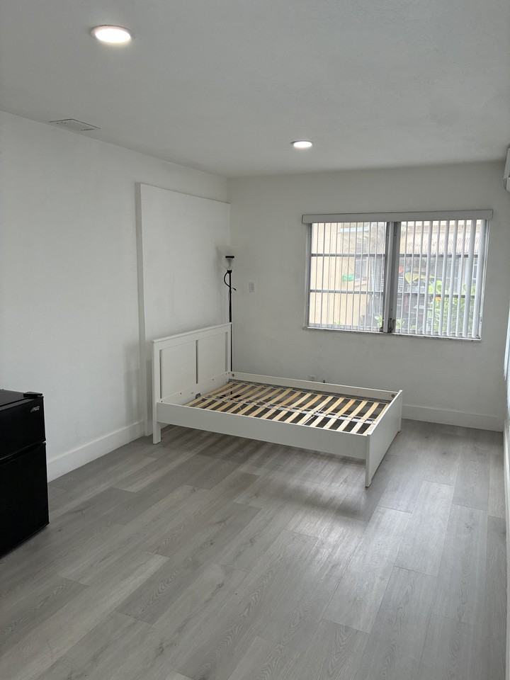 7309 Northwest 62nd Street #NA - Photo 4 of 6