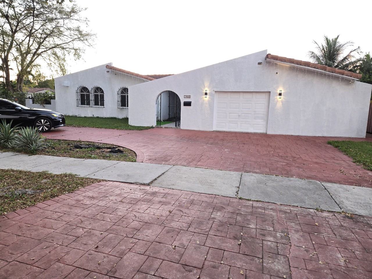 1822 Southwest 102nd Place #NA - Photo 2 of 14