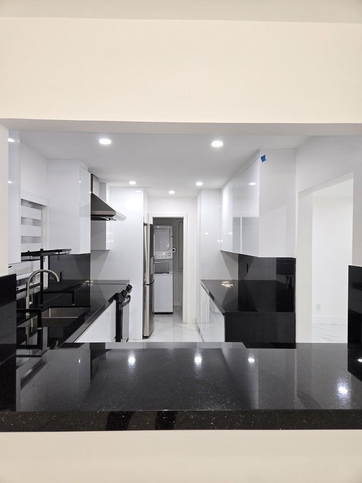 1822 Southwest 102nd Place #NA - Photo 4 of 14