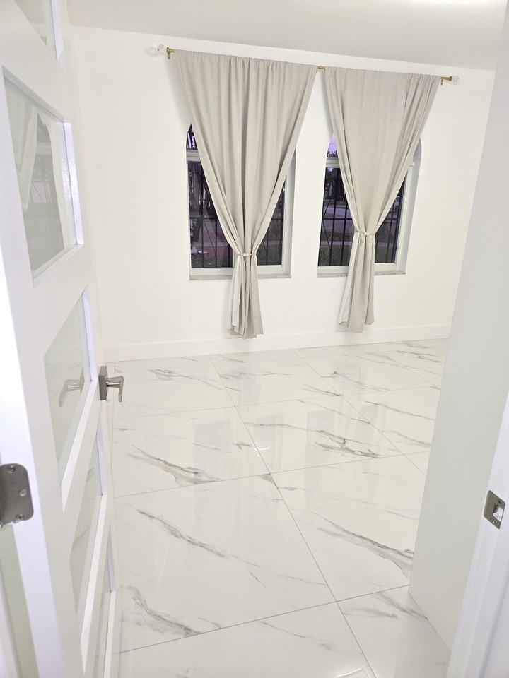 1822 Southwest 102nd Place #NA - Photo 7 of 14