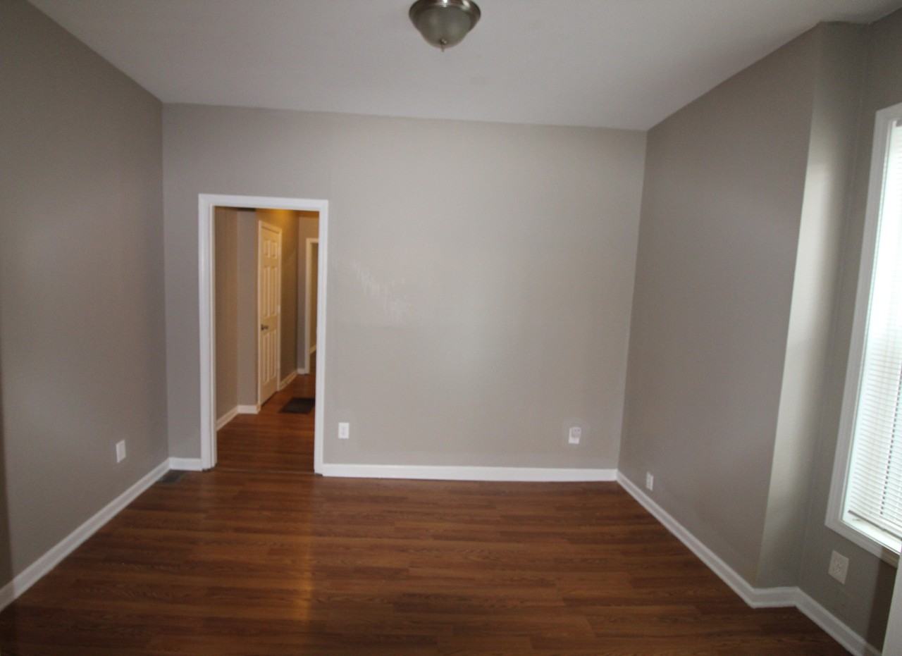 392 North Garfield Avenue - Photo 5 of 18