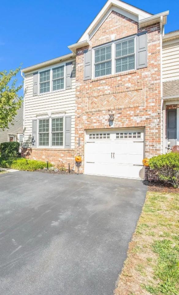 911 Caralea Drive #911 - Photo 2 of 21