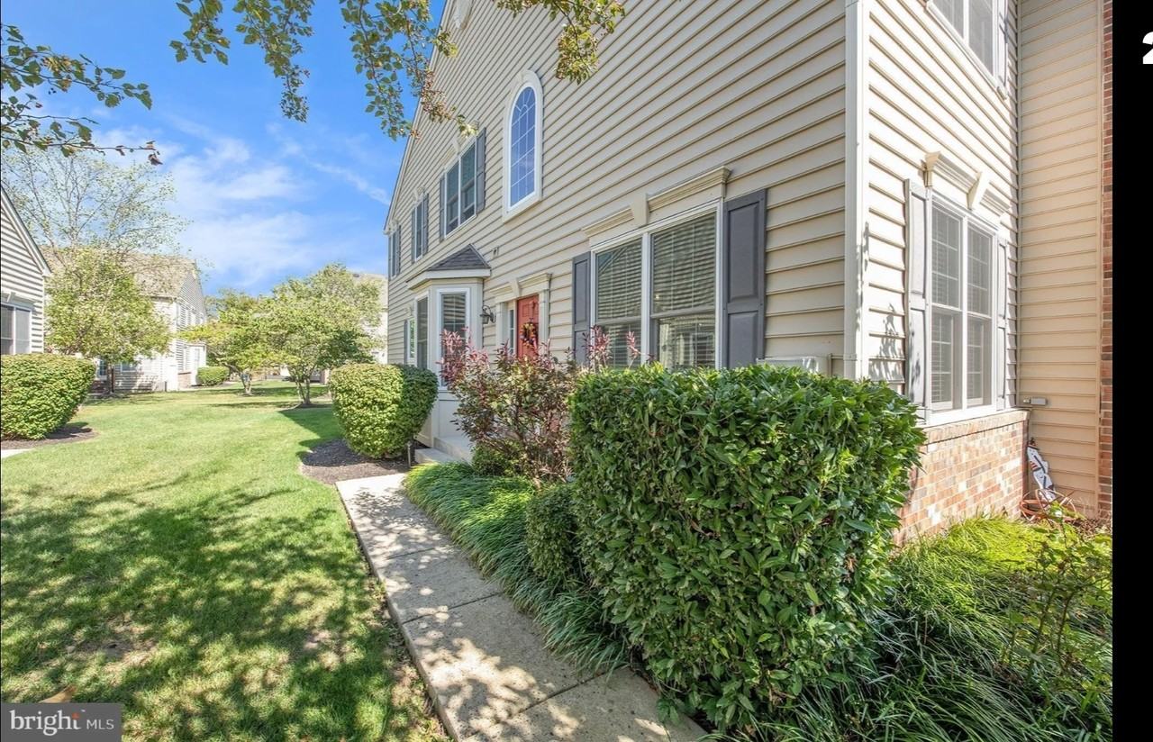 911 Caralea Drive #911 - Photo 3 of 21