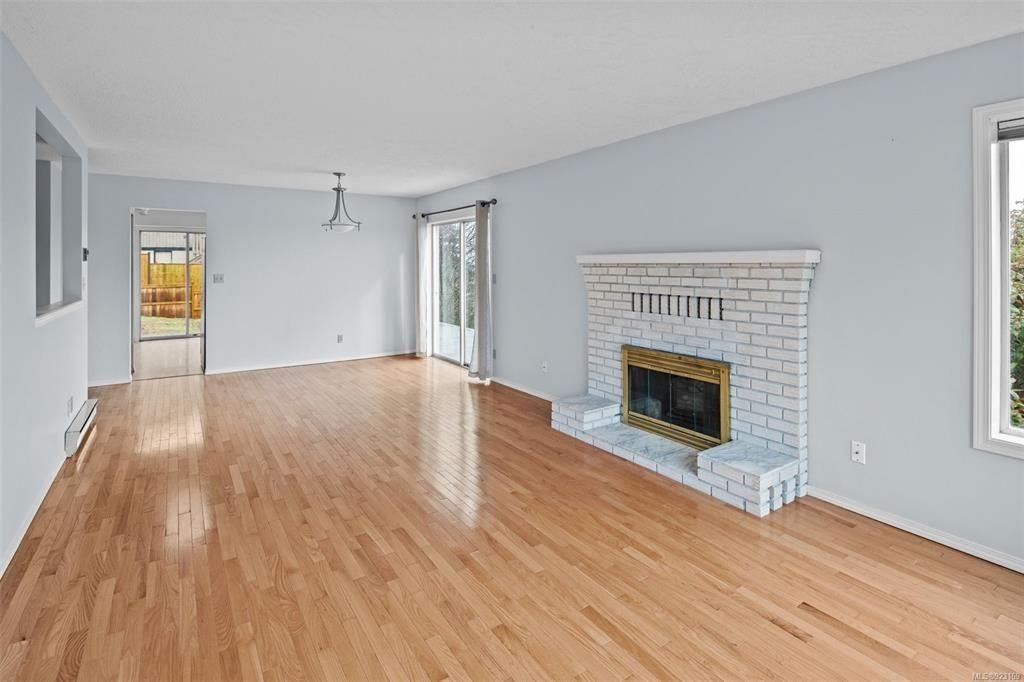 628 Cairndale Road - Photo 3 of 19