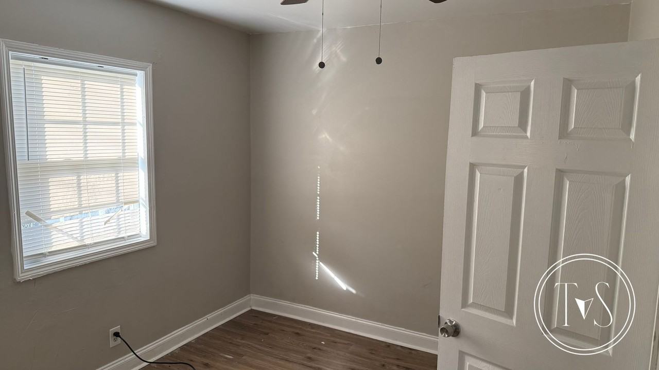 1113 Cornwall St - Photo 7 of 13