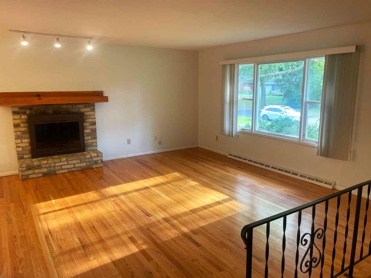 1522 Cameron Dr #1 - Photo 5 of 29