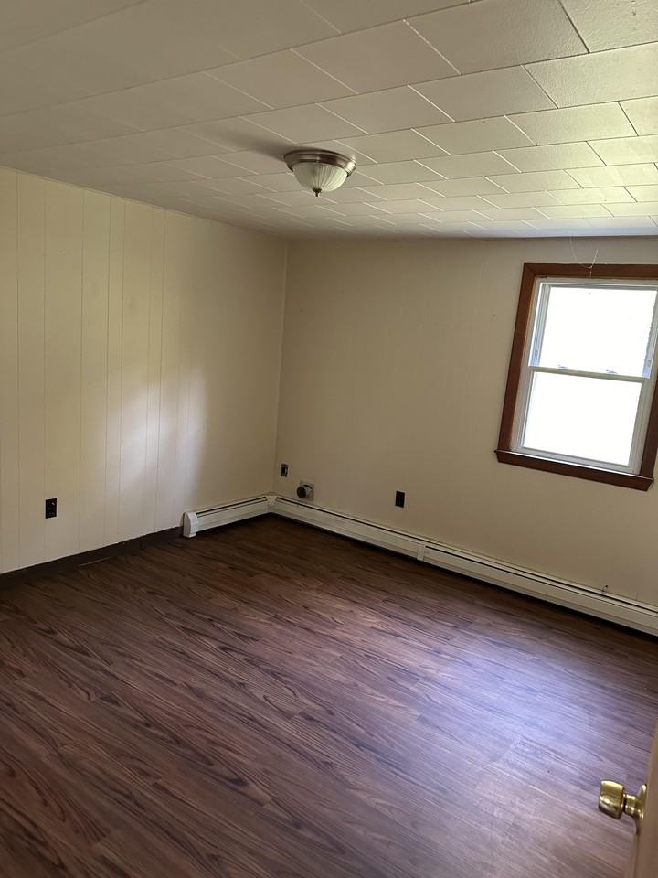 4 Roderick Rd #B - Photo 2 of 2