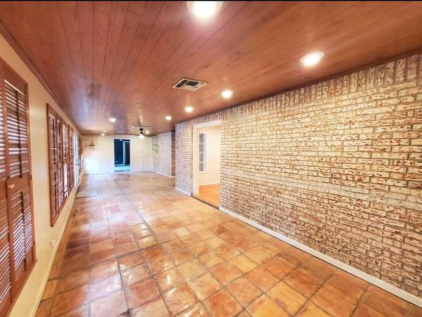 21 Larkwood Lane #NA - Photo 3 of 9