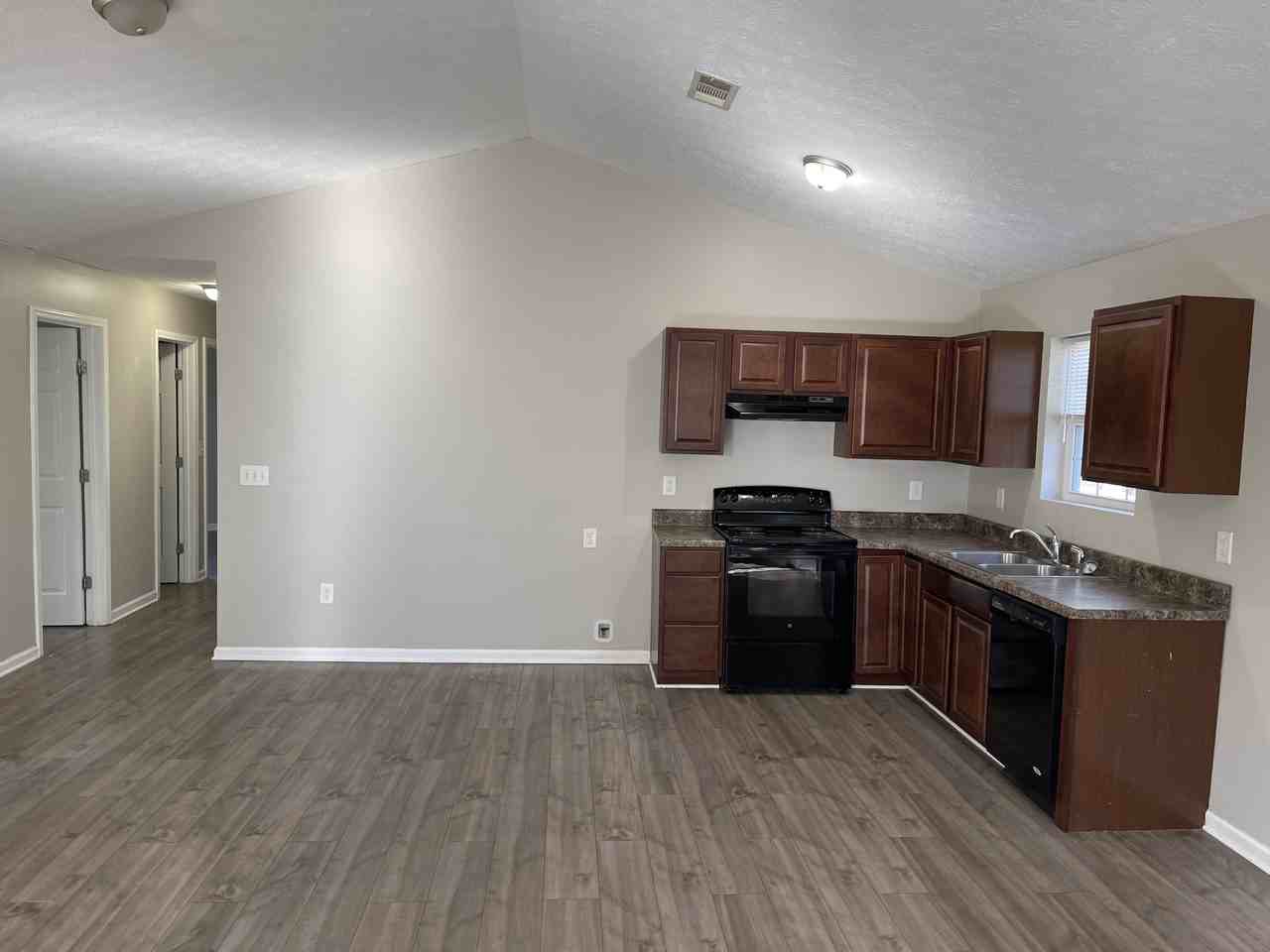 372 Overlook Dr #NA - Photo 3 of 33