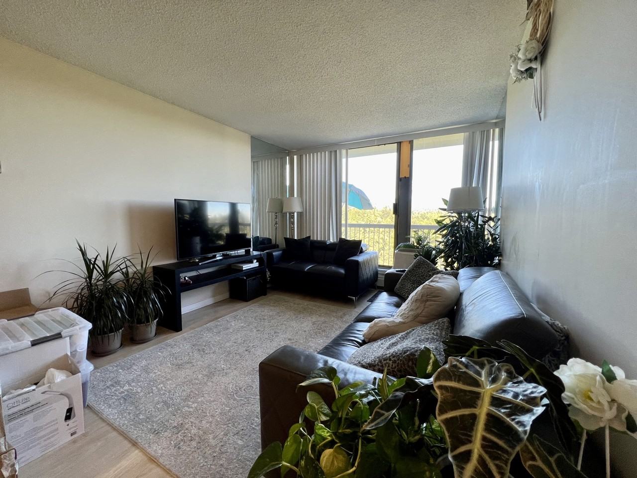 2008 Fullerton Avenue #1907 - Photo 6 of 11