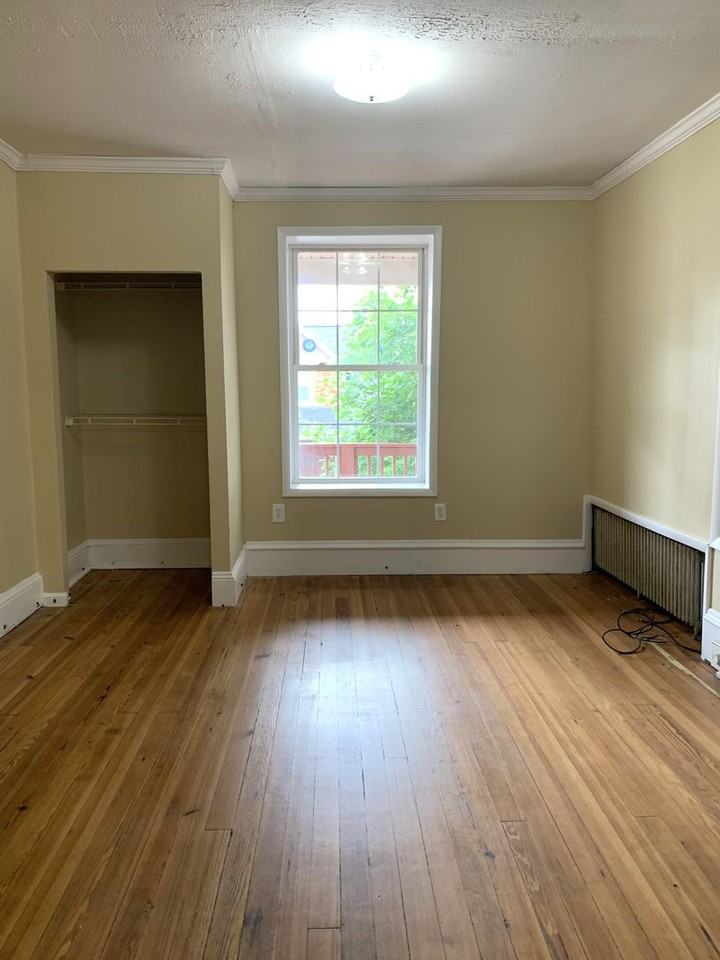 221 Philadelphia Avenue - Photo 4 of 33