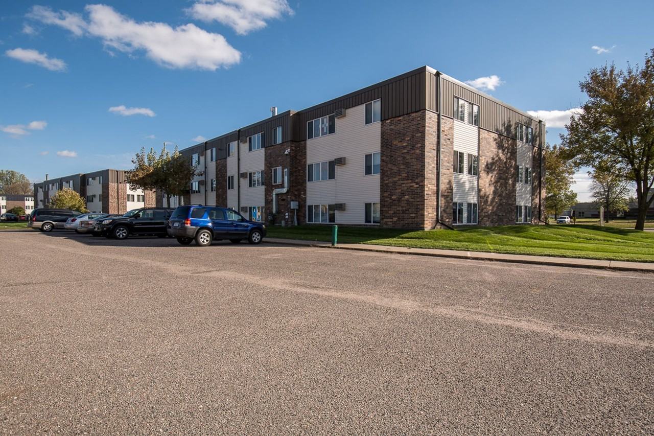 601 7th St S - Photo 3 of 3