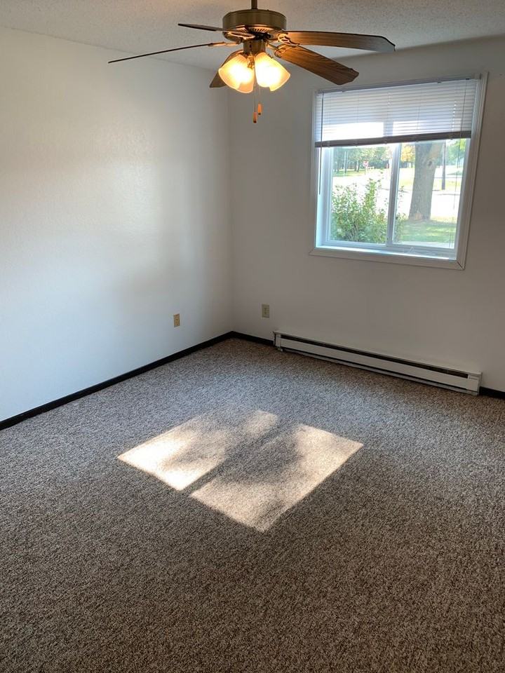 601 7th St S - Photo 4 of 11