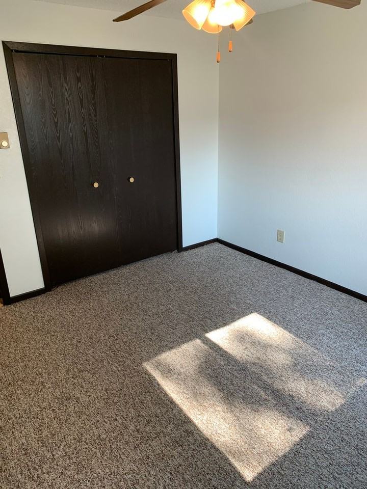 601 7th St S - Photo 5 of 11