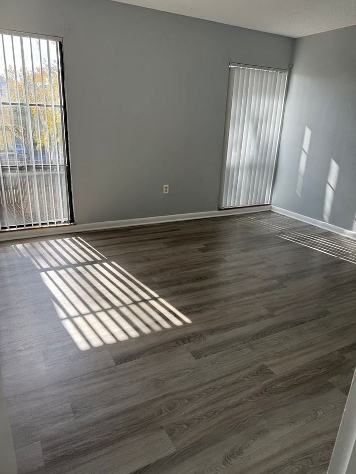 2811 T-168 2811 S.W. Archer Rd. - Photo 4 of 7