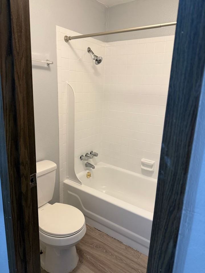 2811 T-168 2811 S.W. Archer Rd. - Photo 6 of 7