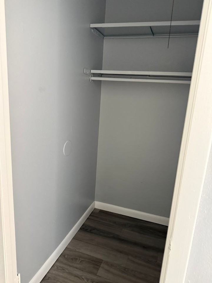 2811 T-168 2811 S.W. Archer Rd. - Photo 7 of 7