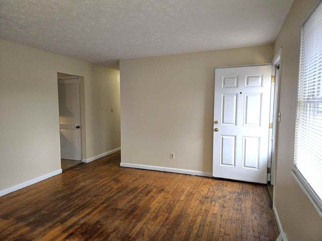 537 Asbury Lane - Photo 2 of 18