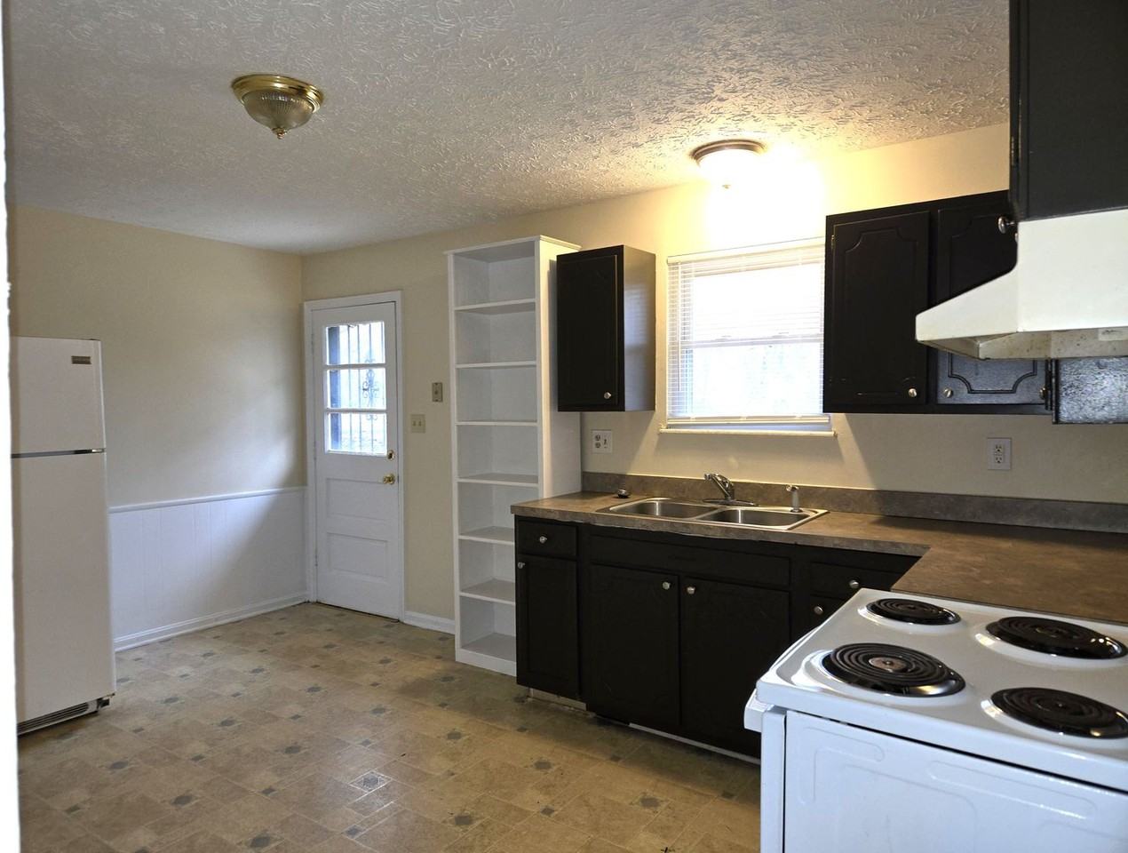 537 Asbury Lane - Photo 5 of 18