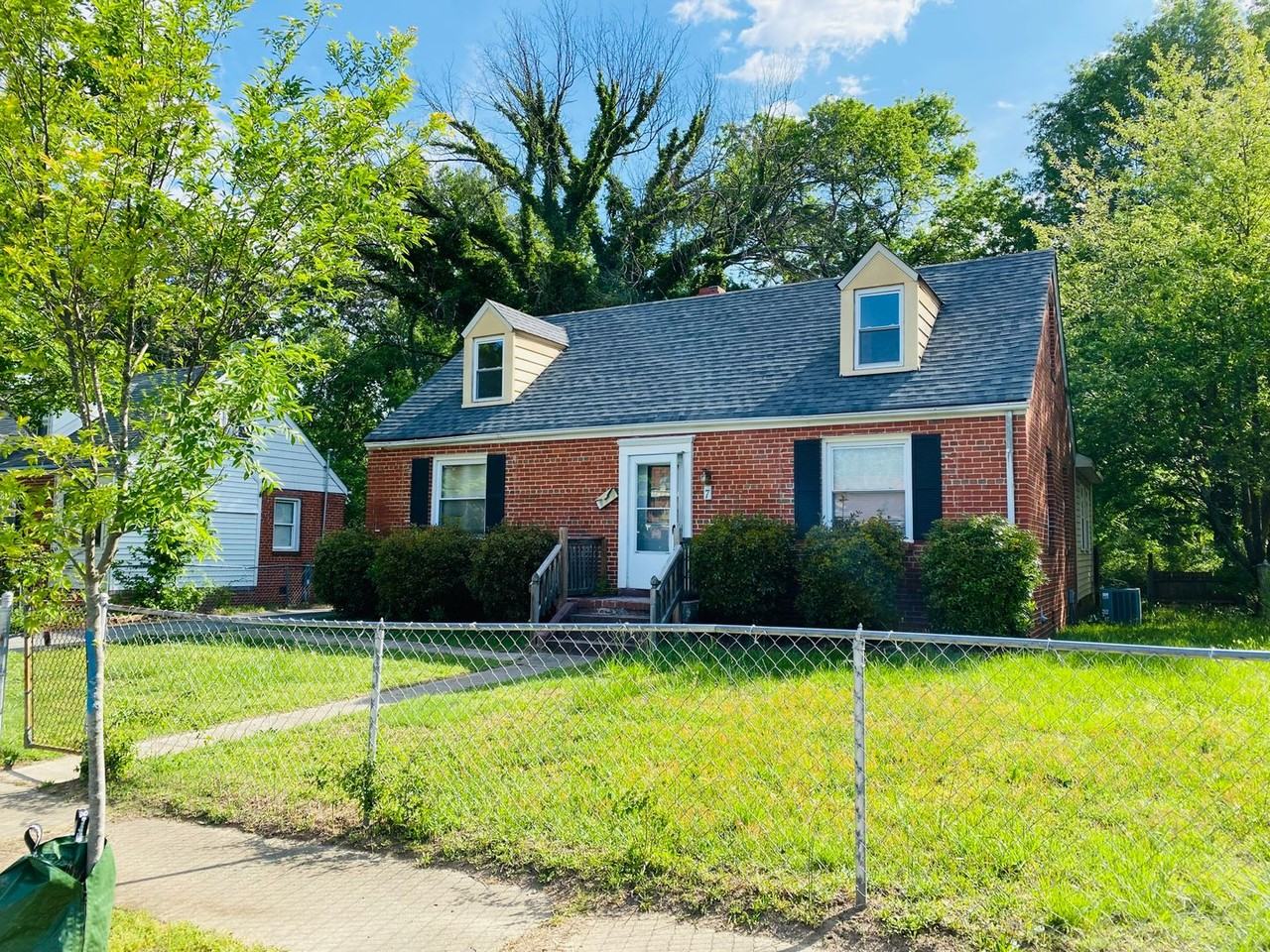 7 E 37th St - Photo 2 of 35