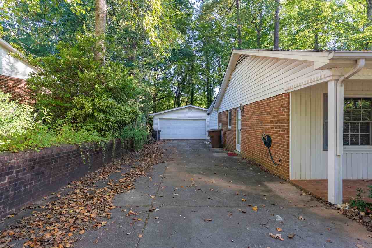 2104 Cottage Place - Photo 7 of 29