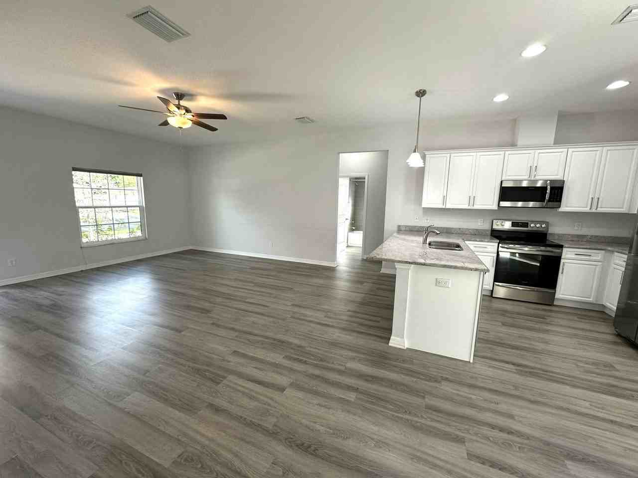 8848 92nd St - Photo 6 of 28