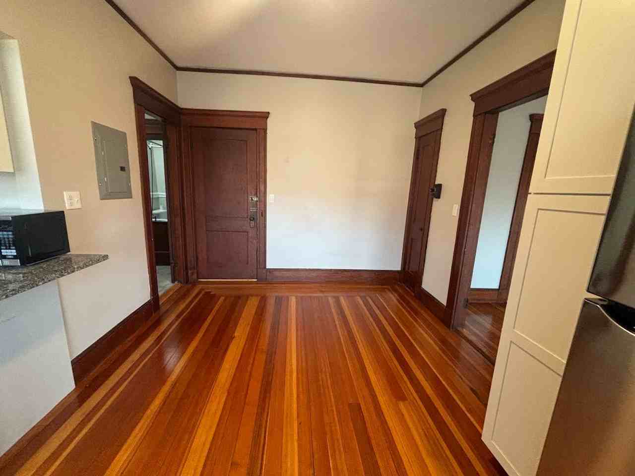 Historic 1 Harbor St - Photo 4 of 10