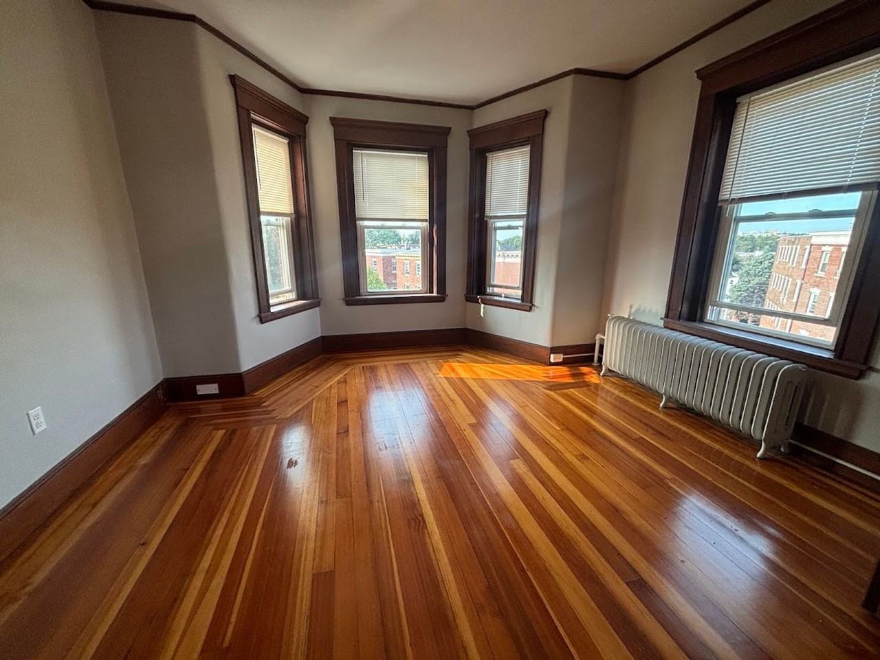 Historic 1 Harbor St - Photo 6 of 10