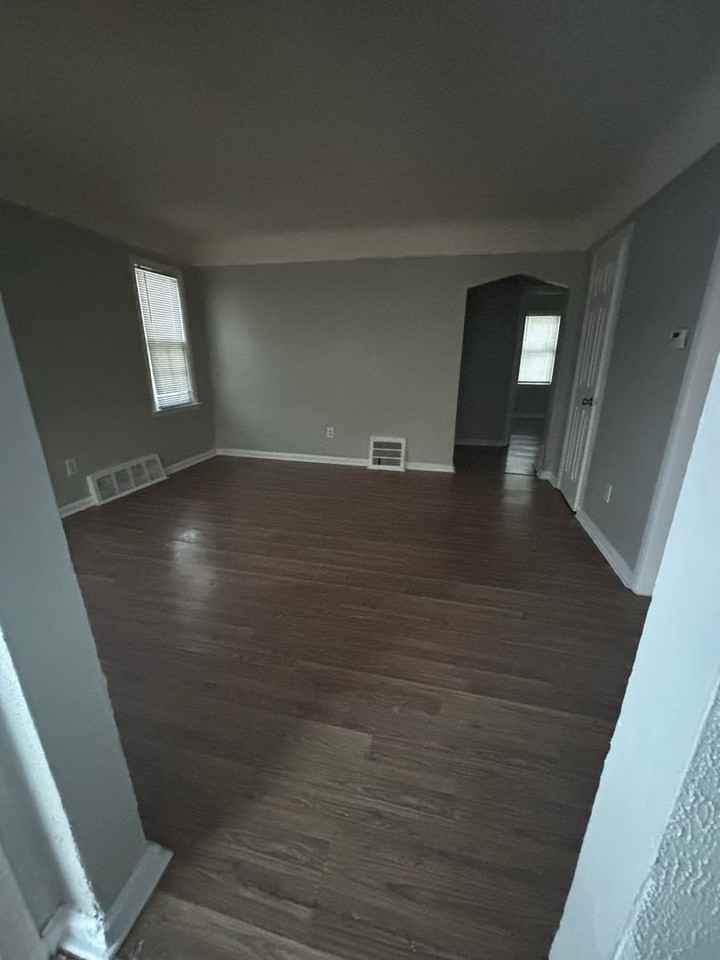 8868 Vaughan Street - Photo 2 of 6