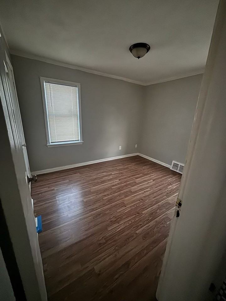 8868 Vaughan Street - Photo 5 of 6