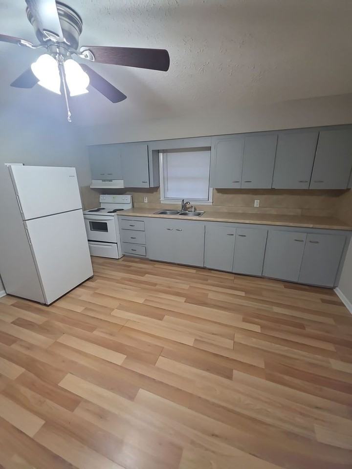 221 Camp Drive - Photo 3 of 7