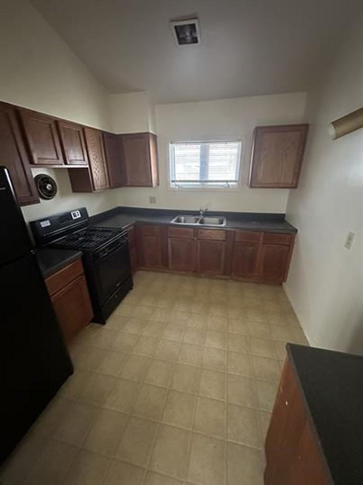 1507 Fairway Drive - Photo 3 of 10