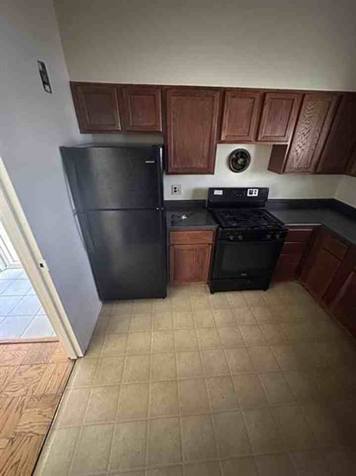 1507 Fairway Drive - Photo 4 of 10