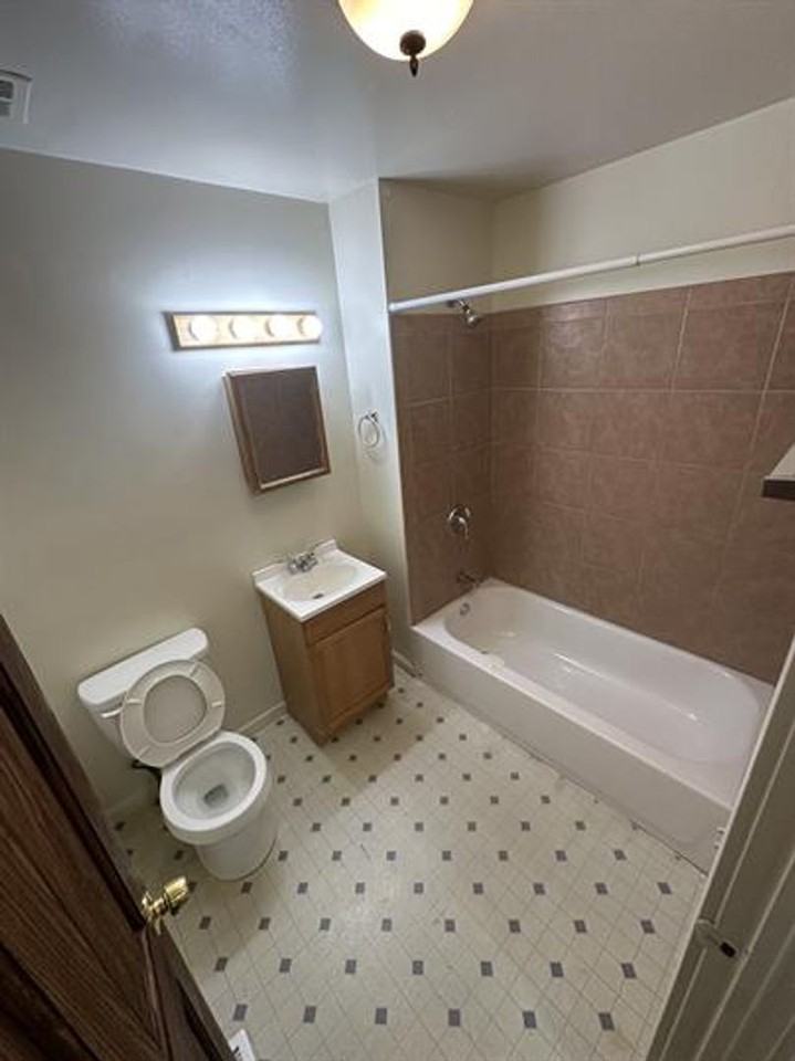 1507 Fairway Drive - Photo 6 of 10