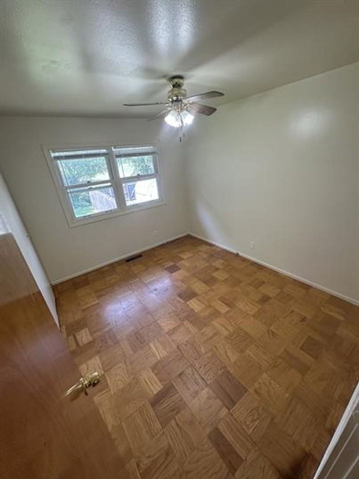 1507 Fairway Drive - Photo 7 of 10