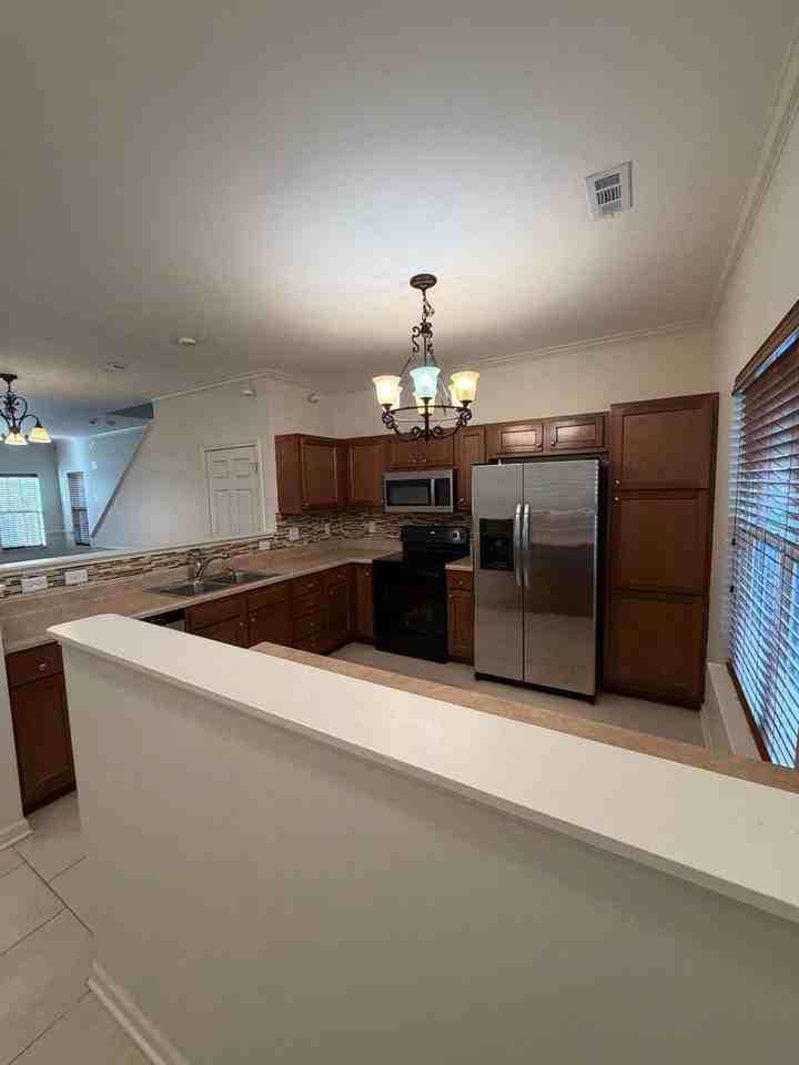 832 Central Park Avenue - Photo 4 of 17